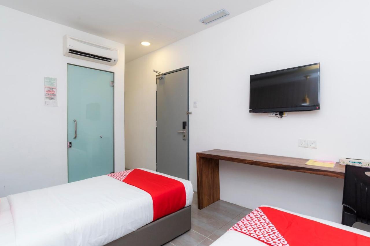 OYO 89355 Big Big Hotel Johor Bahru Exterior foto