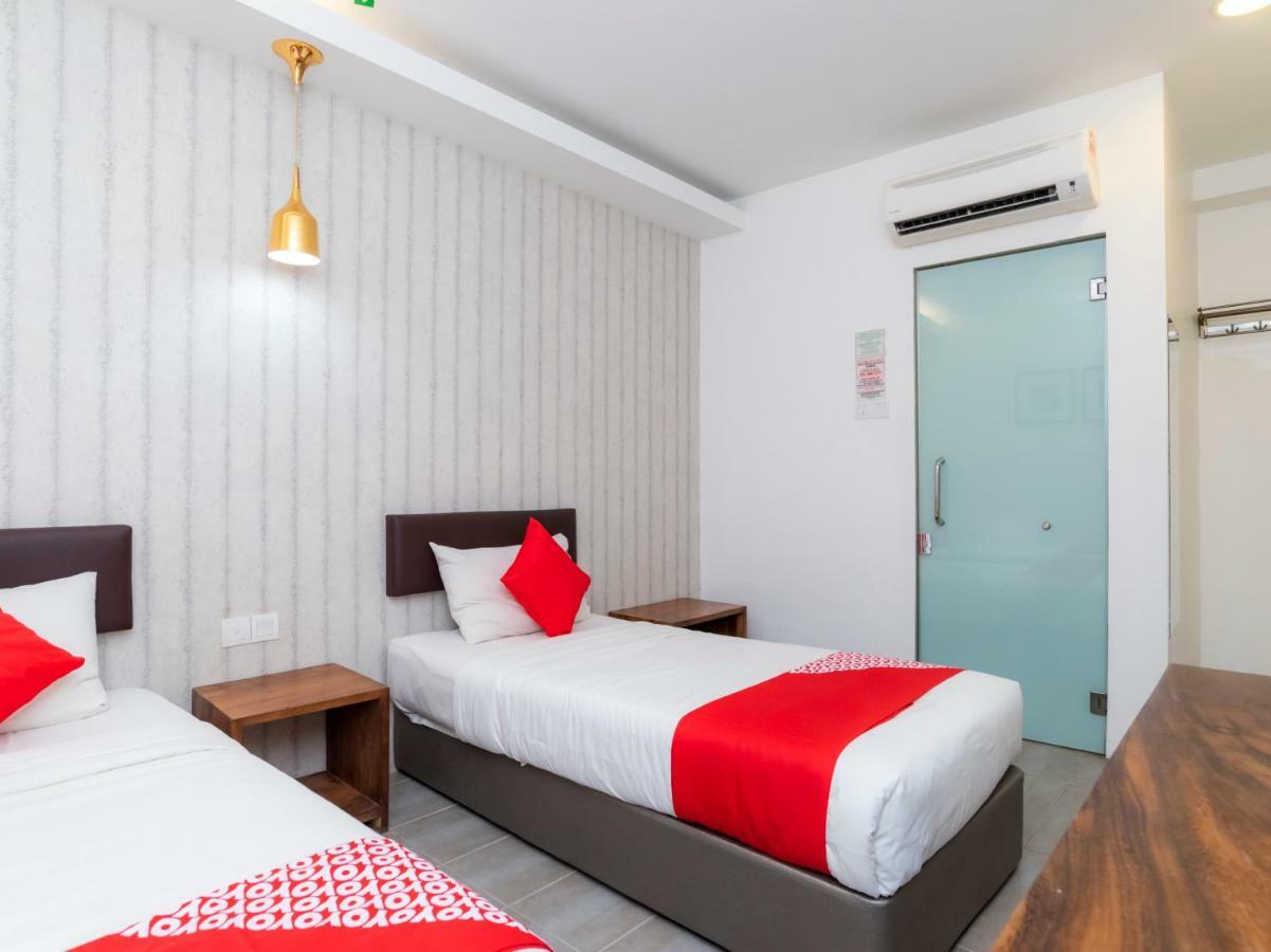 OYO 89355 Big Big Hotel Johor Bahru Exterior foto